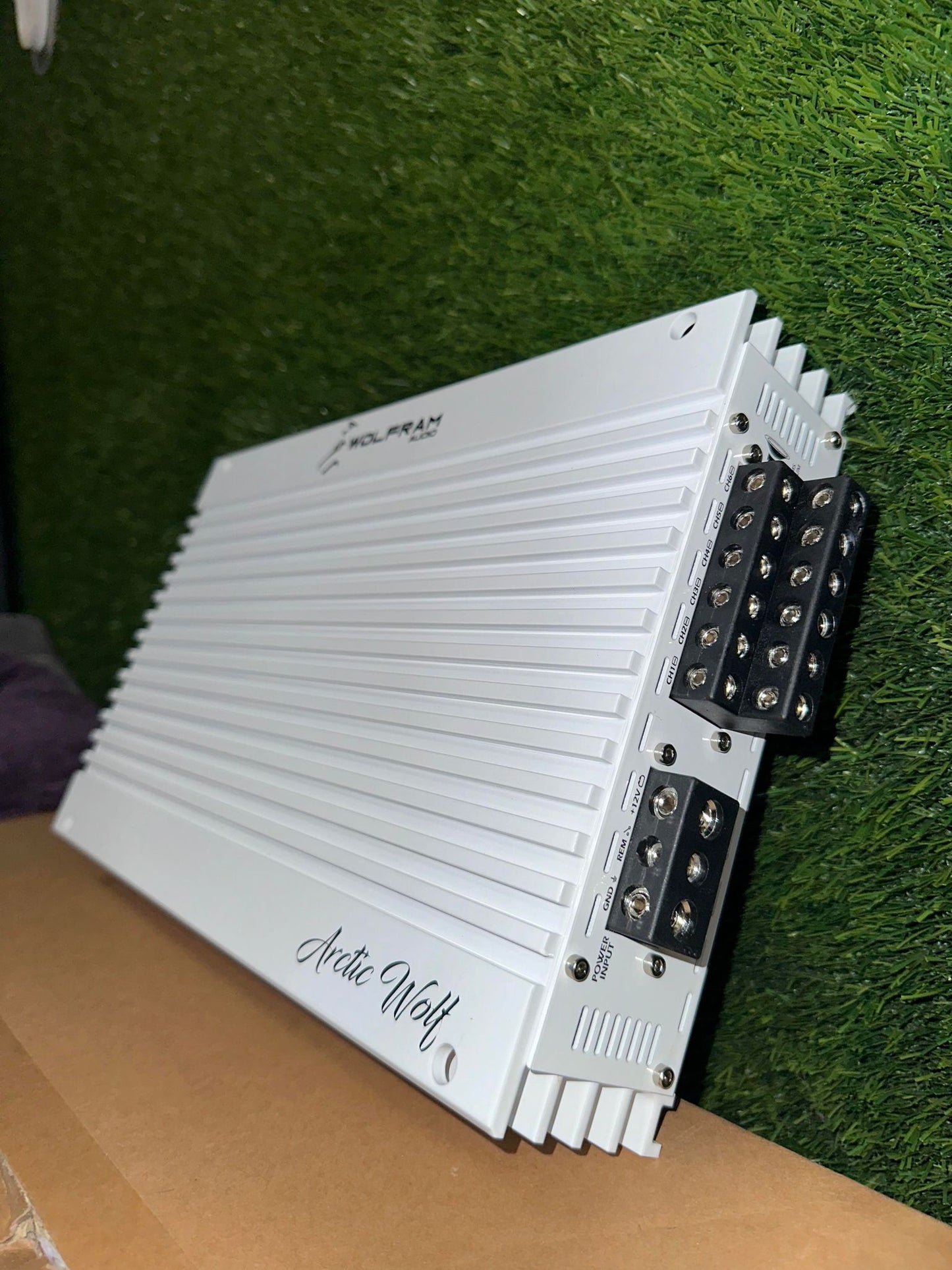 AW-1800.6 6 Channel Amplifier